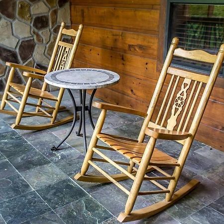 Willa Holly Tree Hideaway - Semi Secluded Mtn Setting Sevierville Zewnętrze zdjęcie